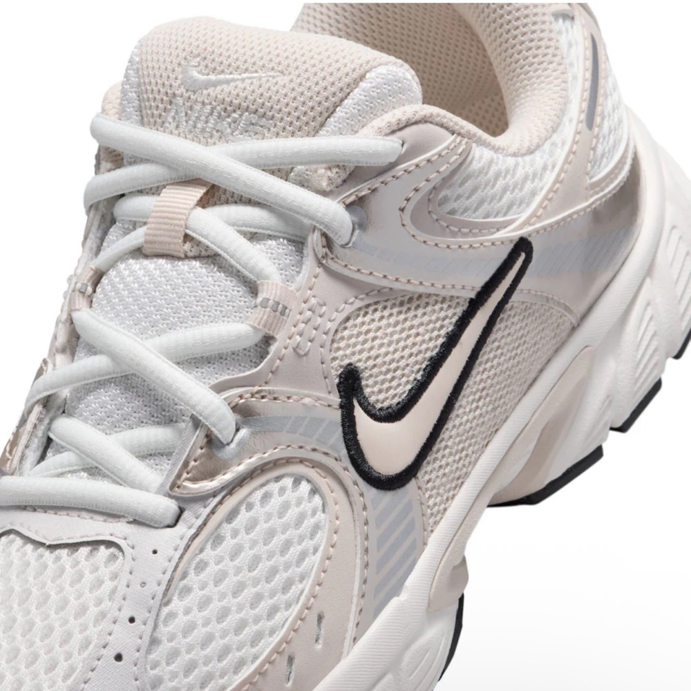 Nike V5 RNR - Picture 3 of 7